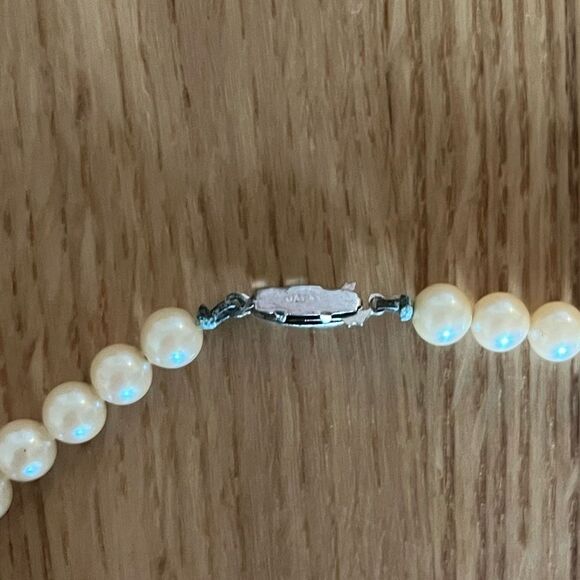 Vintage Japan faux pearl string necklace - Picture 2 of 3